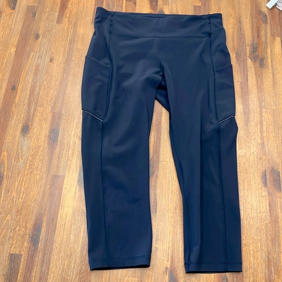 Lululemon True Navy Speed Up Crop *23" Size 10 - Picture 3 of 5